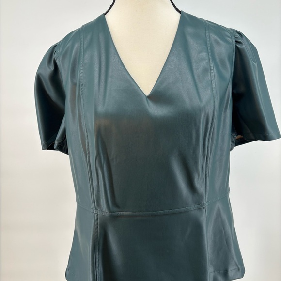 NWT Beautiful Size Large. Ann Taylor Soft Faux Leather V neck top Machine Wash - Picture 6 of 6